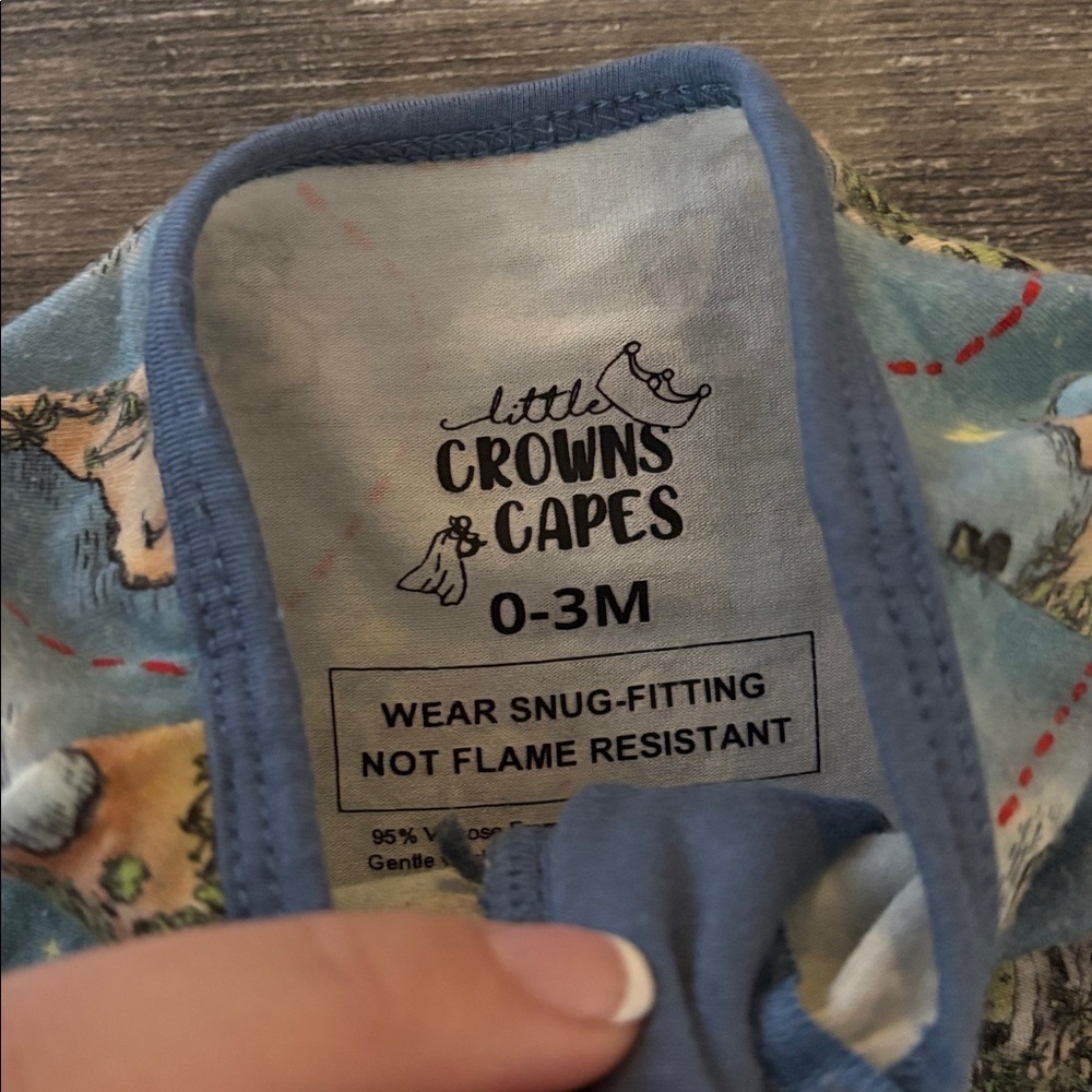 Little Crowns & Capes Neverland Zip Sleeper - Picture 2 of 5
